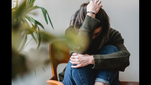 what are the symptoms of bipolar disorder and how bipolar disorder can be cured