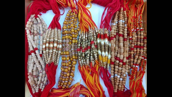 how-many-days-you-can-tie-sacred-thread-to-your-hand-according-to-hindu-sastra