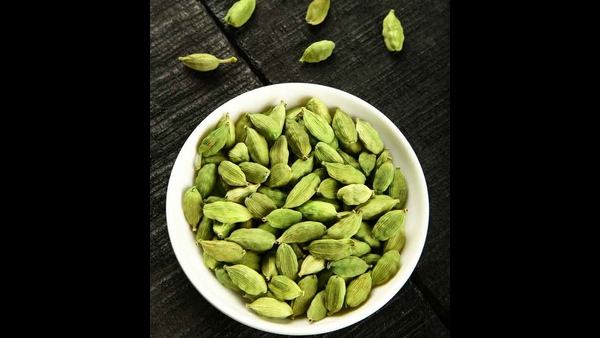what-are-the-health-benefits-of-drinking-cardamom-warm-water-daily
