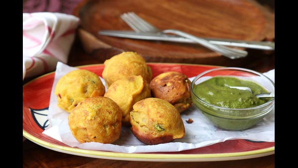 how-to-make-aloo-mysore-bonda-recipe-in-telugu