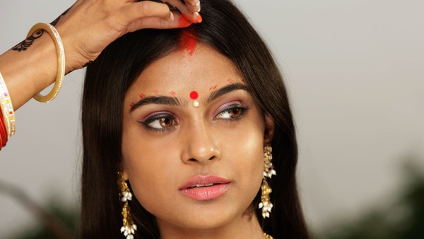 married-hindu-women-must-avoid-doing-these-things-in-home-according-to-hindu-sastras