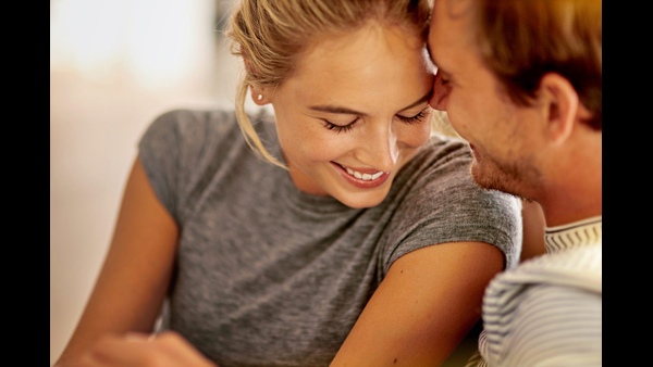 these-the-tips-with-which-you-can-attract-your-wife-in-a-relationship-and-make-her-feel-happy