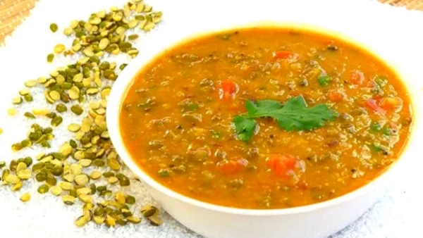how-to-make-potato-moong-dal-curry