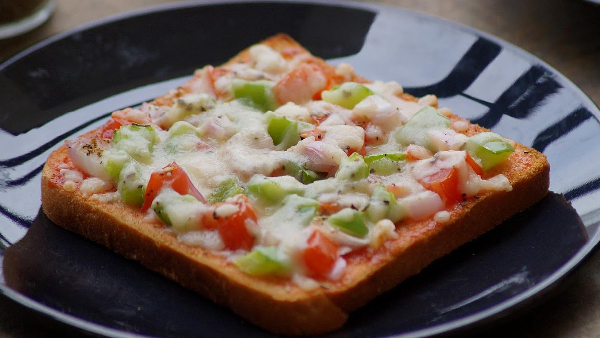 how-to-make-bread-pizza-sandwich-at-home-in-telugu