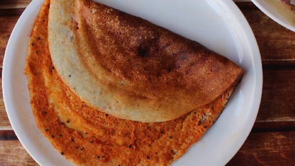 how-to-make-crispy-kaaram-dosa-recipe-at-home-in-telugu