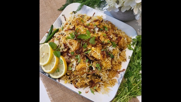 how-to-make-tasty-prawns-biryani-recipe-at-home-in-telugu