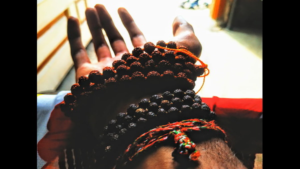 how-rudraksha-is-usefull-in-our-daily-and-how-rudraksha-helps-improving-health