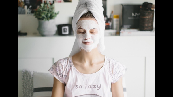 how-to-do-diamond-facial-at-home-with-curd