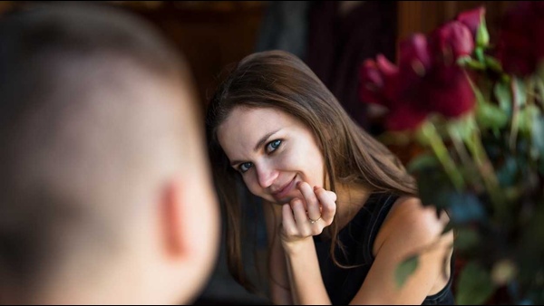 how-to-make-a-girl-fall-in-love-with-you-easily-and-fastly