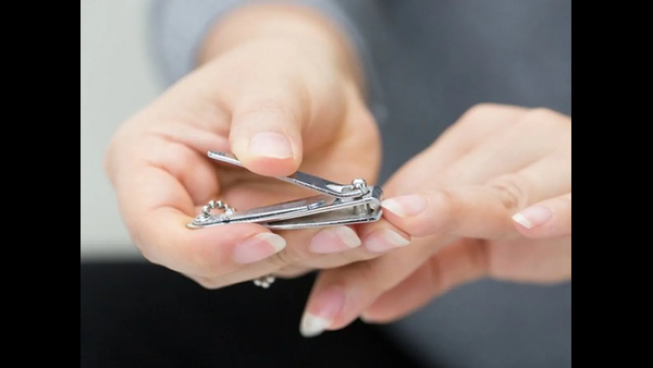 dont-do-these-things-at-home-in-night-according-to-hindu-sastras-orself-laxmi-devi-leaves-that-house