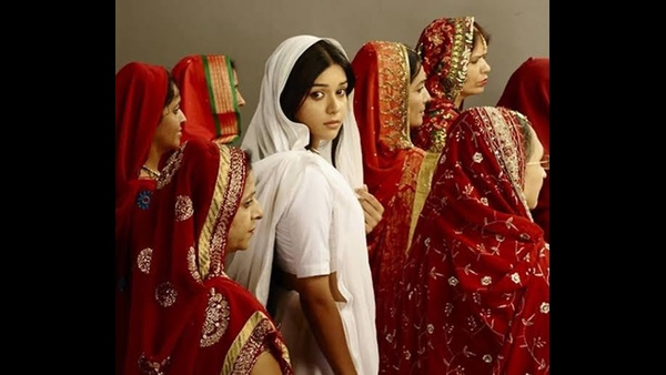 women-become-widow-very-fast-if-they-do-these-things-according-to-hindu-sastra