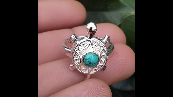 what are the benefits of wearing tortise ring and which zodiac sign people must now wear it