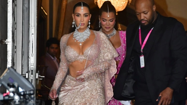Kim Kardashian and sister Khloe rock bold looks at Ambani s wedding Kim Kardashian and sister Khloe rock bold looks at Ambani s wedding