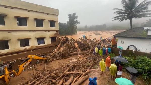 Heavy floods and landslides in Wayanad kerala Heavy floods and landslides in Wayanad kerala
