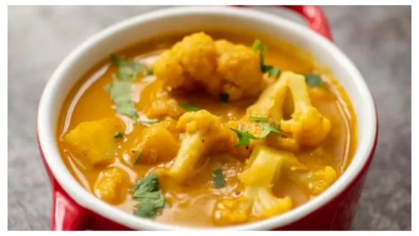 How to Make Cauliflower Potato Kurma Recipe In telugu
