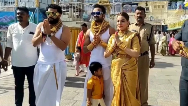 Pune Devotees Dazzle in 25 kg of Gold at Tirumala