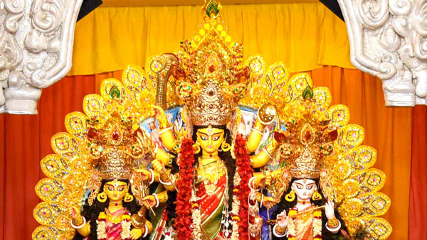 What should be done on the dasara navaratri festival