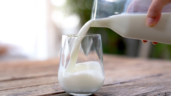 Drinking milk may cause obesity Prevent it with these simple tips Drinking milk may cause obesity Prevent it with these simple tips