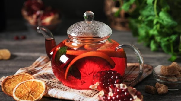 Uses and health benefits with Pomegranate tea Here is process to make it at home