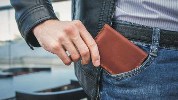 do not keep these things in your pocket according to vastu do not keep these things in your pocket according to vastu