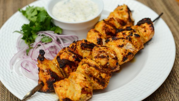 Make hotel style chicken tikka at home Here is the complete recipe