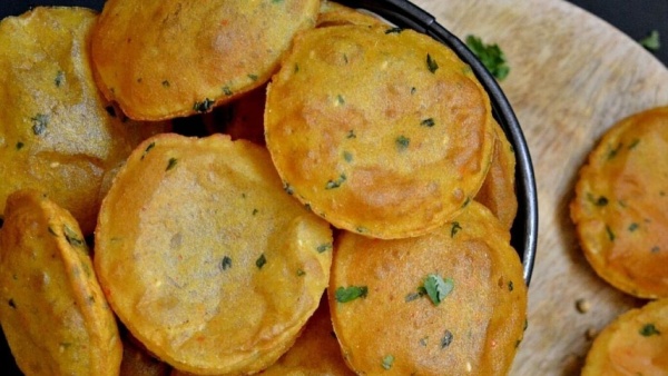 How to make gujarati style methi theplas at home in telugu