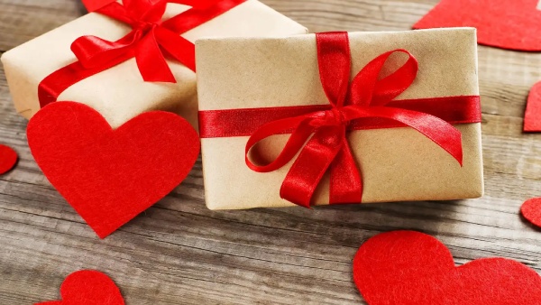 Valentine s Day 2025 Gift ideas in telugu Gift your lover with these things on this valentines day