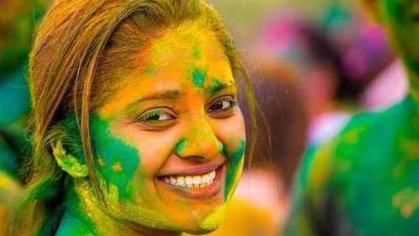 With these small tips we can clean holi colours in a small swap