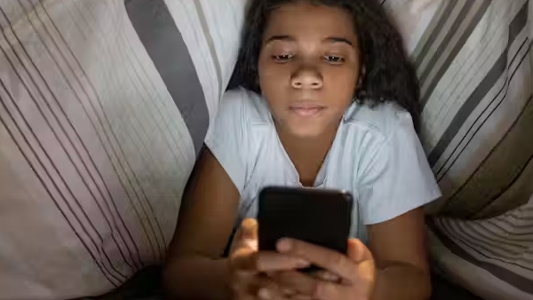 If you follow these tips your kid won t watch mobile phone again