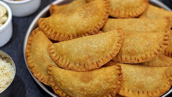 How to make holi special kajji kayalu at home in telugu