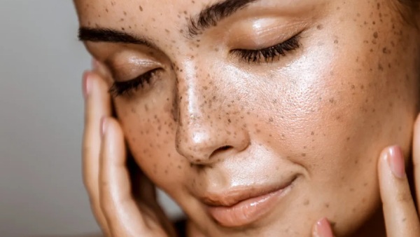 Do you have an oil face And it becomes dirty Use this tips for better glowing face