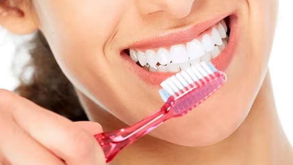 How much quantity of paste you should use while brushing your teeth