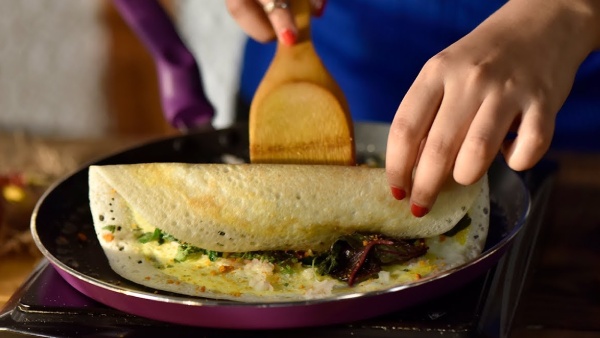 How to make egg roll dosa for your kids most tastier in telugu How to make egg roll dosa for your kids most tastier in telugu