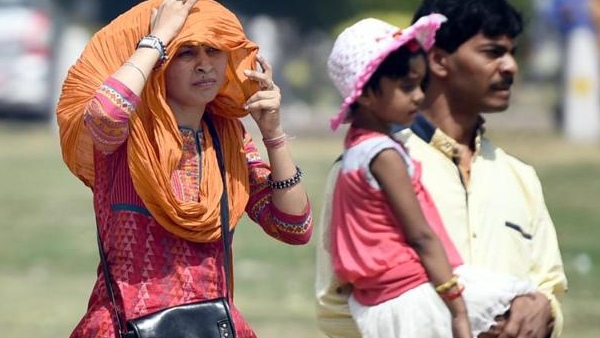 Severe Heatwave Grips Andhra and Telangana Temperatures Cross 43 C IMD Issues Warning