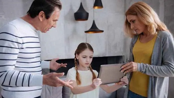 These mistakes from parents are the main reasons for fall of kids in future