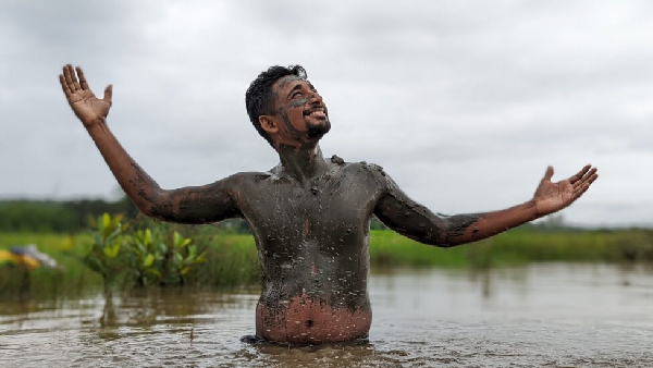 Mud bath ayurvedic secret to beat the heat and skin glow Mud bath ayurvedic secret to beat the heat and skin glow