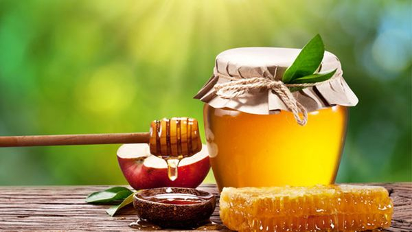 No to Chemicals A Protective Shield for Your Skin with Honey in Monsoon