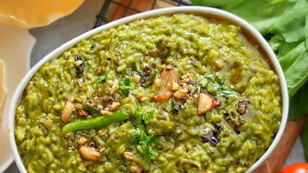 Want to Lose Weight Try This Lasooni Palak Khichdi Recipe in Telugu