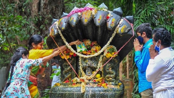 Naga Panchami 2025 wishes quotes messages greetings whatsApp status in telugu Naga Panchami 2025 wishes quotes messages greetings whatsApp status in telugu