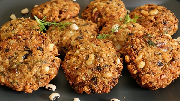 Crispy and Delicious Alasanda Vada A Perfect Snack for Any Occasion Recipe in Telugu