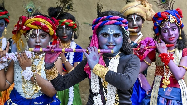 happy krishna janmashtami 2025 wishes quotes messages greeting and whatsapp status in telugu