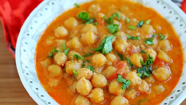 restaurant style channa kurma the perfect curry for chapatis and pooris recipe in telugu