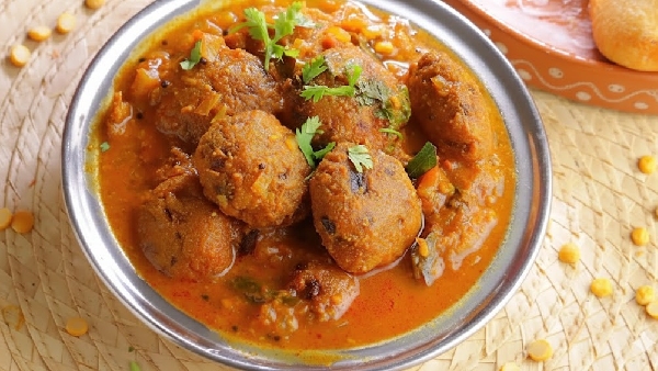 Step by Step Guide to Making the Famous Nellore Masala Vada Pulusu Recipe in Telugu