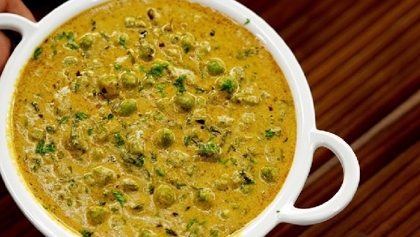 Winter Special Delicious Restaurant Style Methi Matar Malai Recipe in Telugu