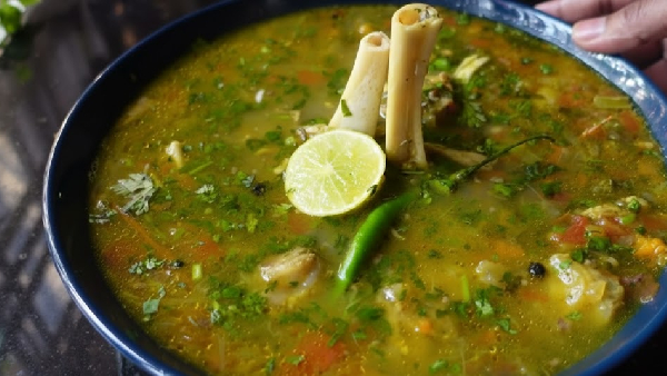 Beat the Winter Chill with This Spicy Authentic Mutton Pepper Soup Recipe in Telugu Beat the Winter Chill with This Spicy Authentic Mutton Pepper Soup Recipe in Telugu