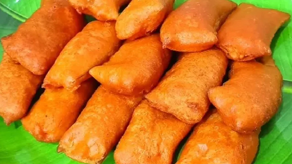 Crispy Outside Soft Inside Omelet Bajji Recipe in Telugu