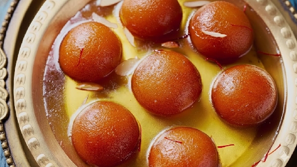 Sweet Shop Style Soft and Juicy Gulab Jamuns Recipe in Telugu