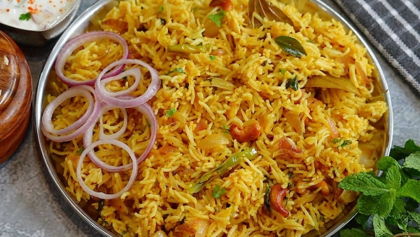 No Vegetables at Home Try This Super Tasty Onion Masala Rice in Just 10 Mins