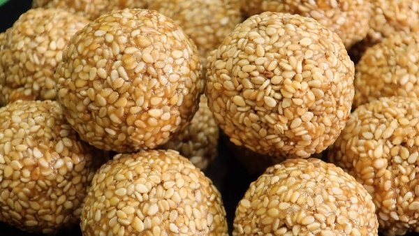 Celebrate Sankranti the Healthy Way with This Traditional Sugar Free Sesame Laddu Recipe in Telugu