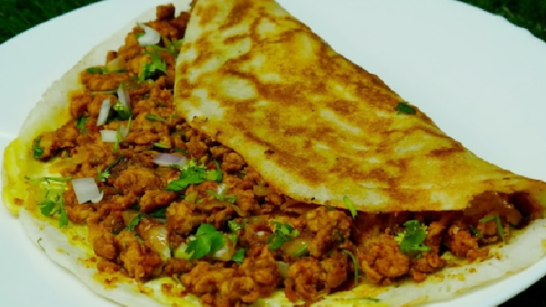 Sunday Special Breakfast Step by Step Guide to Spicy Chicken Dosa Recipe in Telugu